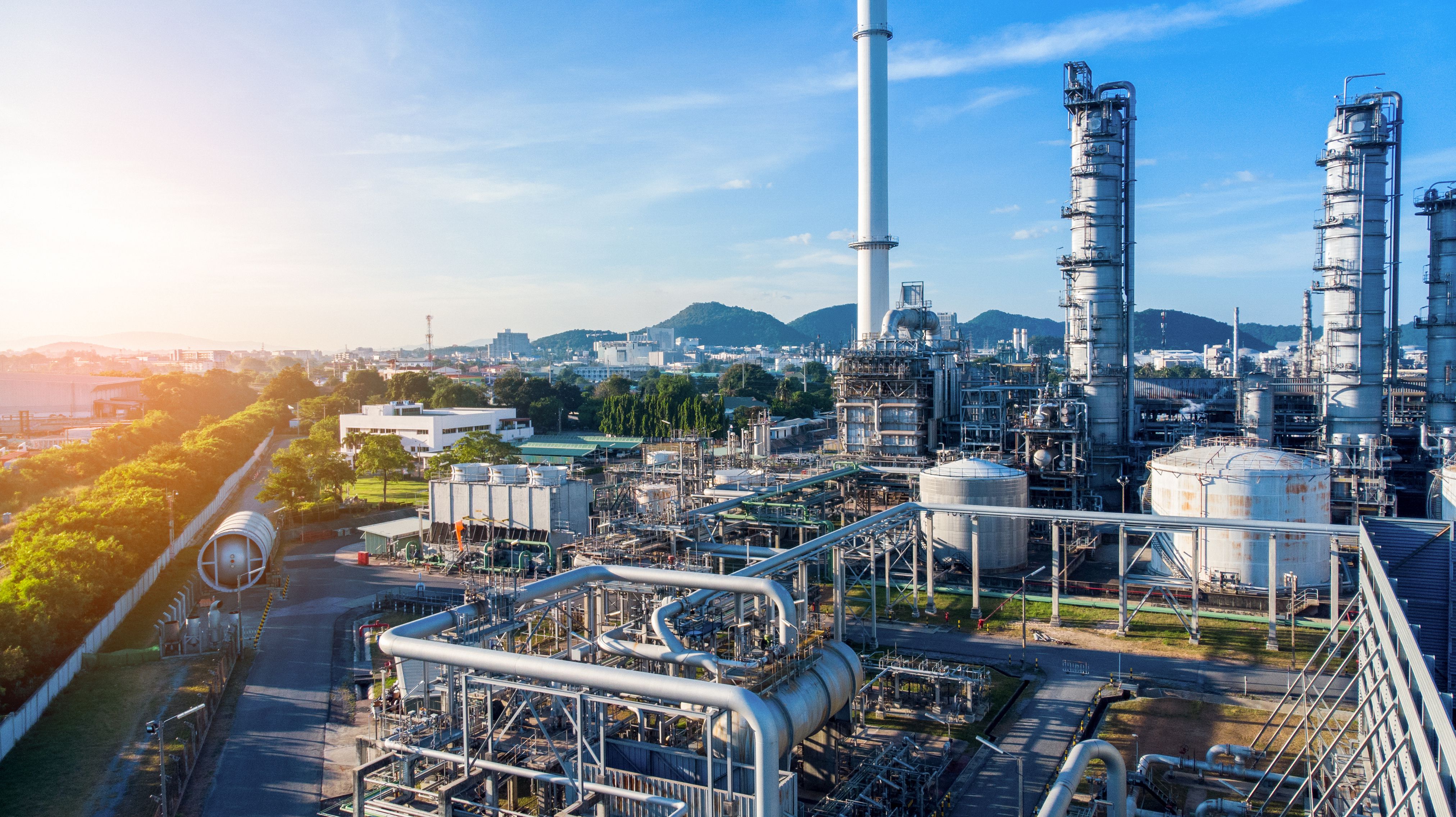Нефтехимия и нефтепереработка Нефтехимия и нефтепереработка